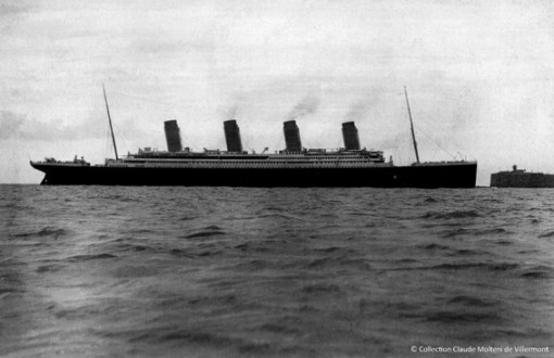 le Titanic, dans la rade de Cherbourg, le 10 avril 1912